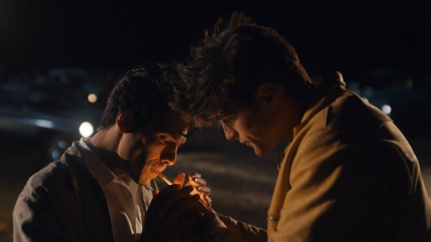 Tựa Gió Ngựa Phi